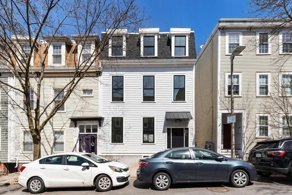 $12,000 | 300 West 3rd Street, Unit 300, Boston, MA 02127
