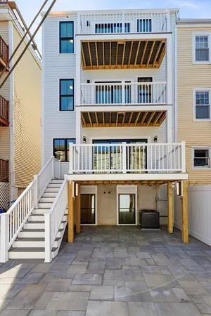 $12,000 | 300 West 3rd Street, Unit 300, Boston, MA 02127