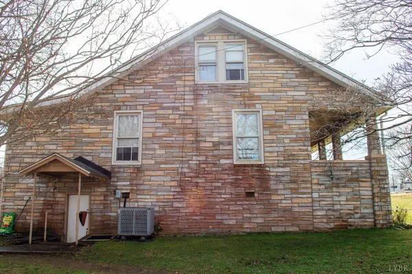 $189,900 | 400 Prospect Road, Hurt, VA 24563