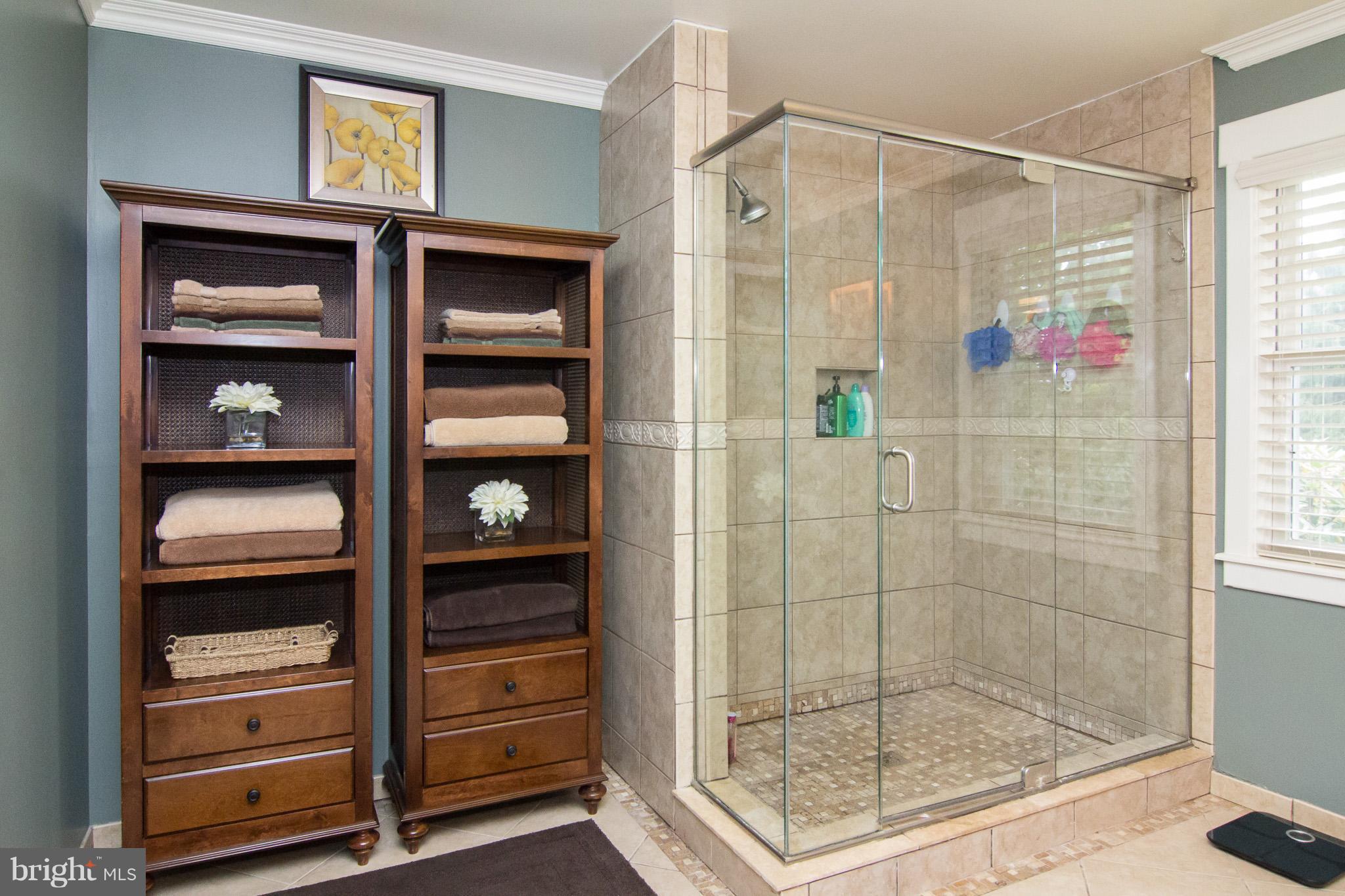 3915 St Paul Road Hampstead, MD 21074 - Photo 20 of 30 Glass enclosed shower with ceramic tile