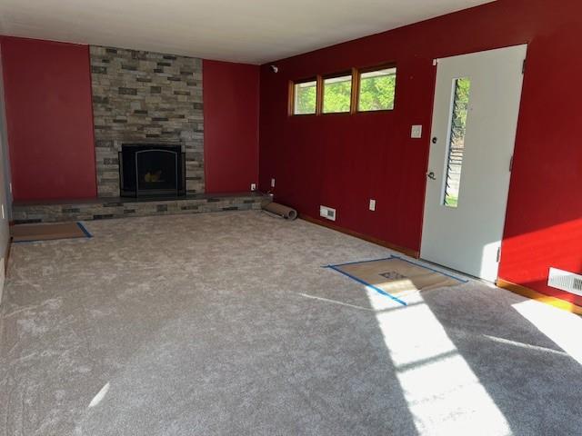 1035 Anderson Road Pittsburgh, PA 15209 - Photo 19 of 41 a view of livingroom with fireplace