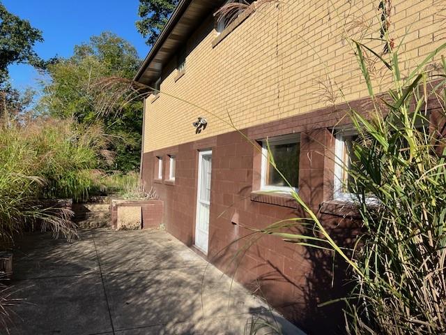 1035 Anderson Road Pittsburgh, PA 15209 - Photo 10 of 41 a view of a house with a yard