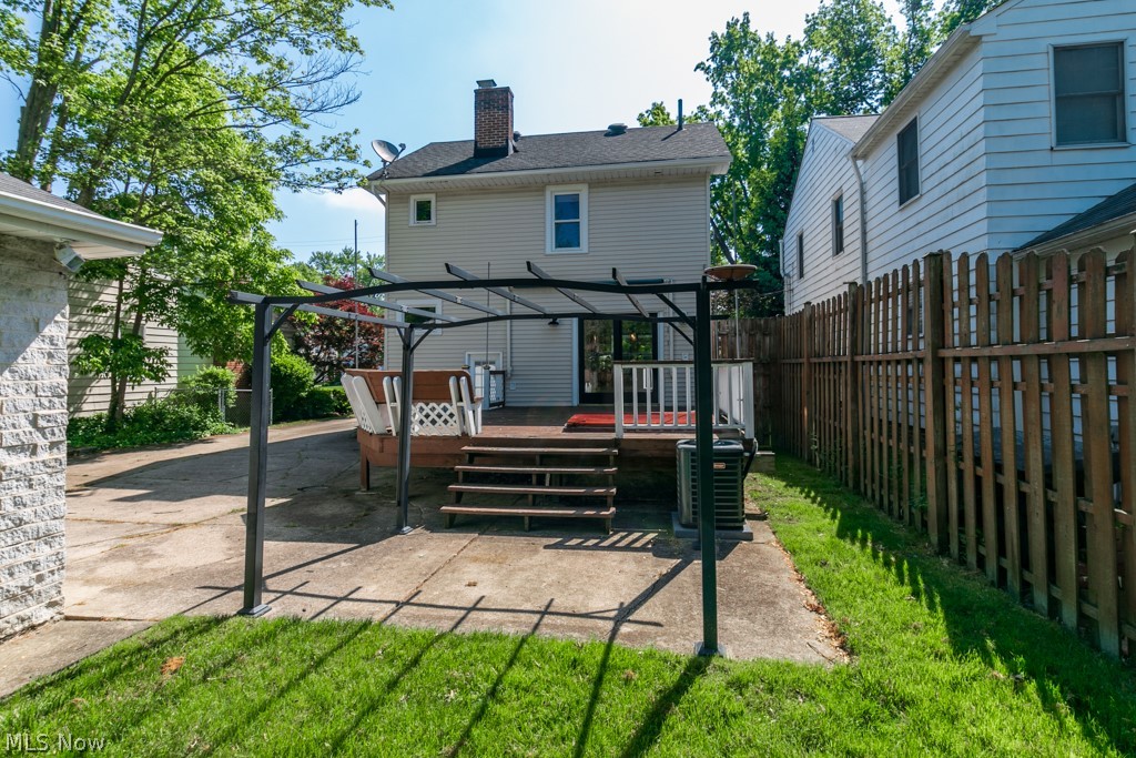1772 Lyndhurst Road Lyndhurst, OH 44124 - Photo 38 of 43