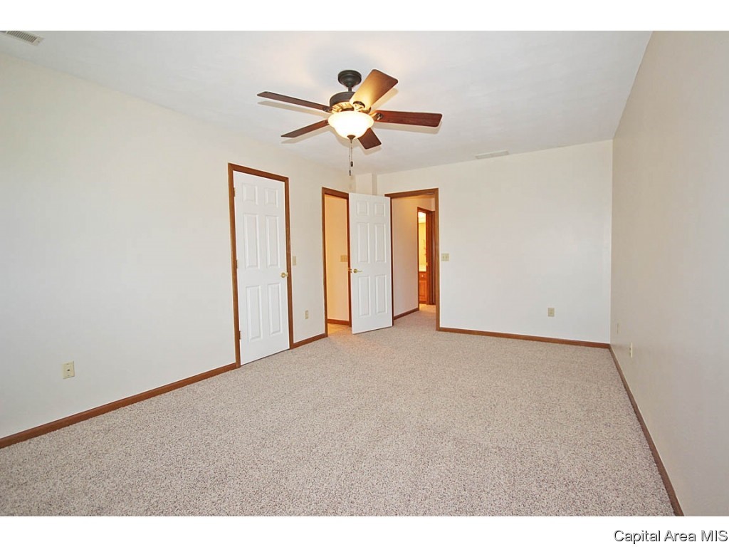 224 Bristol Road Chatham, IL 62629 - Photo 14 of 36 Gallery Image 14