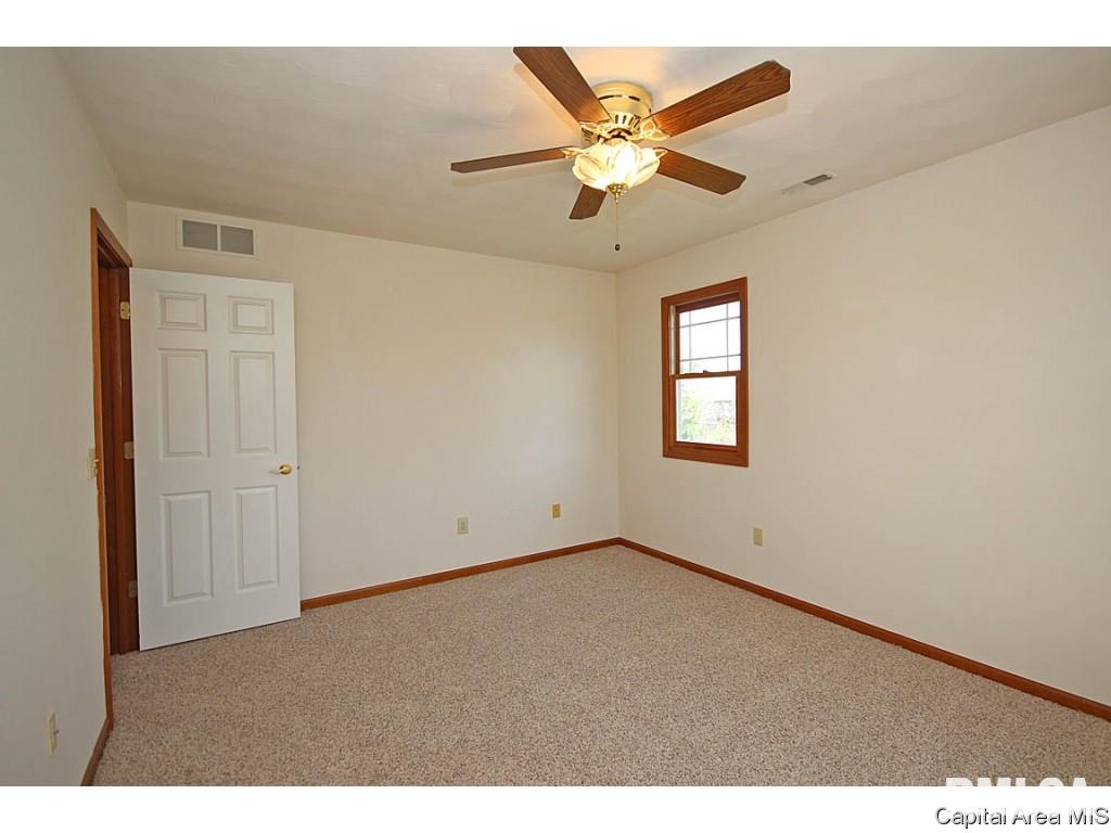 224 Bristol Road Chatham, IL 62629 - Photo 22 of 36 Gallery Image 22