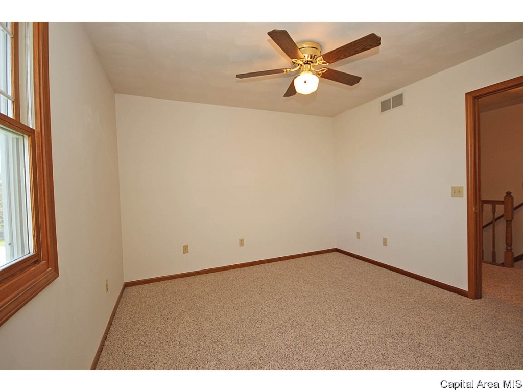224 Bristol Road Chatham, IL 62629 - Photo 23 of 36 Gallery Image 23