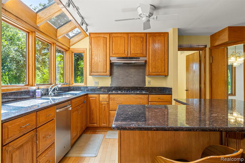 18990 Beck Road Northville, MI 48168 - Photo 18 of 60