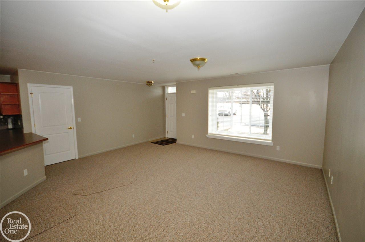 34090 Utica Road Fraser, MI 48026 - Photo 14 of 25 31340472-13.JPG