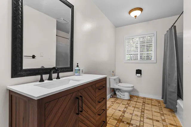 $325,000 | 2233 Vista Avenue, Redding, CA 96001