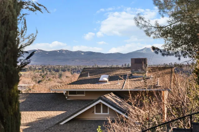 $325,000 | 2233 Vista Avenue, Redding, CA 96001