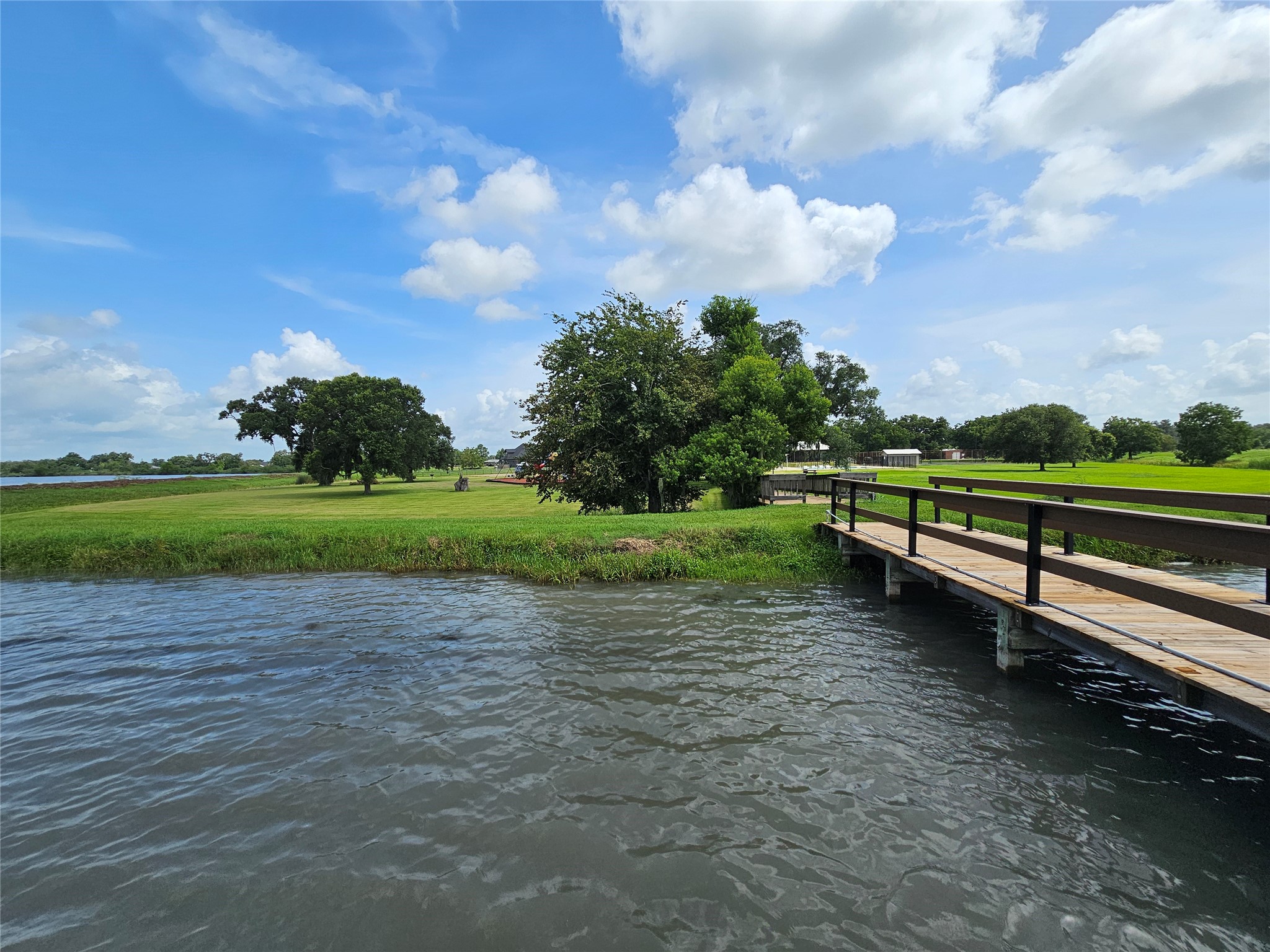 400 Pony Trail Angleton, TX 77515 - Photo 20 of 36 Gallery Image 20