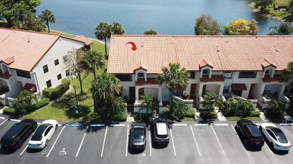 $260,000 | 302 Liberty Court, Deerfield Beach, FL 33442