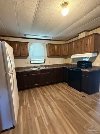 $1,400 | 649 Hwy 95-a Cantonment, Cantonment, FL 32533