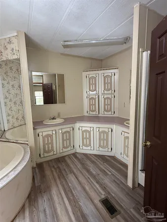 $1,400 | 649 Hwy 95-a Cantonment, Cantonment, FL 32533