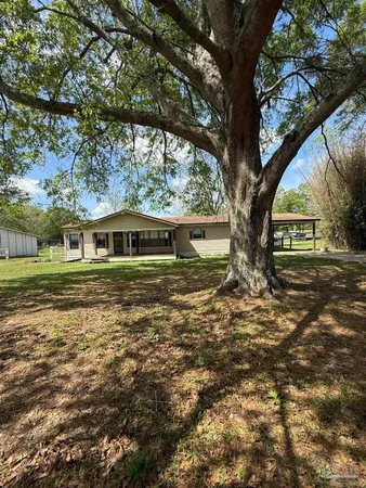 $1,400 | 649 Hwy 95-a Cantonment, Cantonment, FL 32533