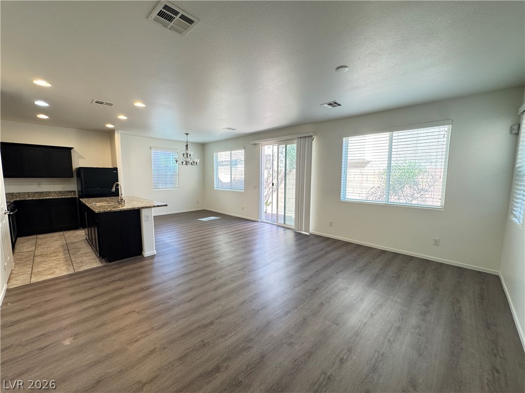 6208 Yankee Spring Street Las Vegas, NV 89122 - Photo 3 of 31