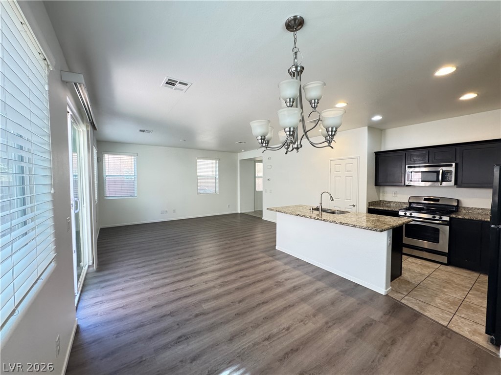 6208 Yankee Spring Street Las Vegas, NV 89122 - Photo 8 of 31