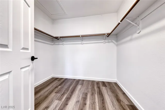 $519,500 | 6705 West Shallow Creek Court, Las Vegas, NV 89108