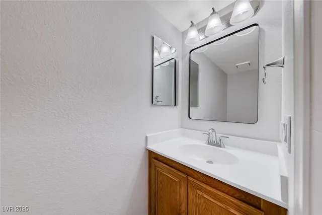 $519,500 | 6705 West Shallow Creek Court, Las Vegas, NV 89108