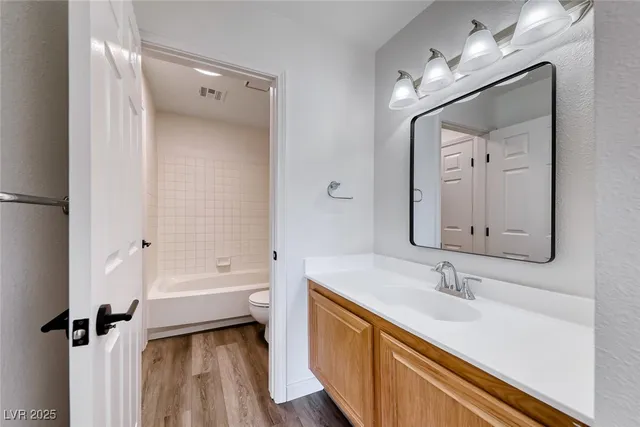 $519,500 | 6705 West Shallow Creek Court, Las Vegas, NV 89108