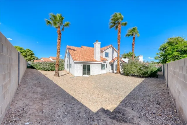 $519,500 | 6705 West Shallow Creek Court, Las Vegas, NV 89108