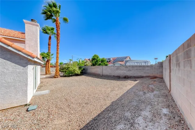 $519,500 | 6705 West Shallow Creek Court, Las Vegas, NV 89108