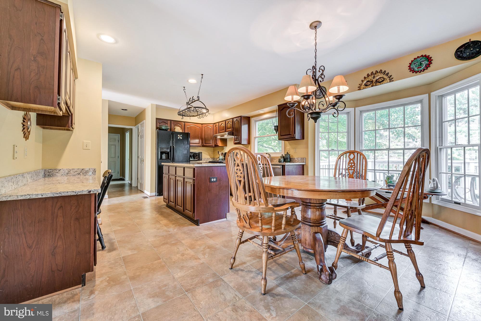 16903 Hoskinson Road Poolesville, MD 20837 - Photo 11 of 29 Kitchen