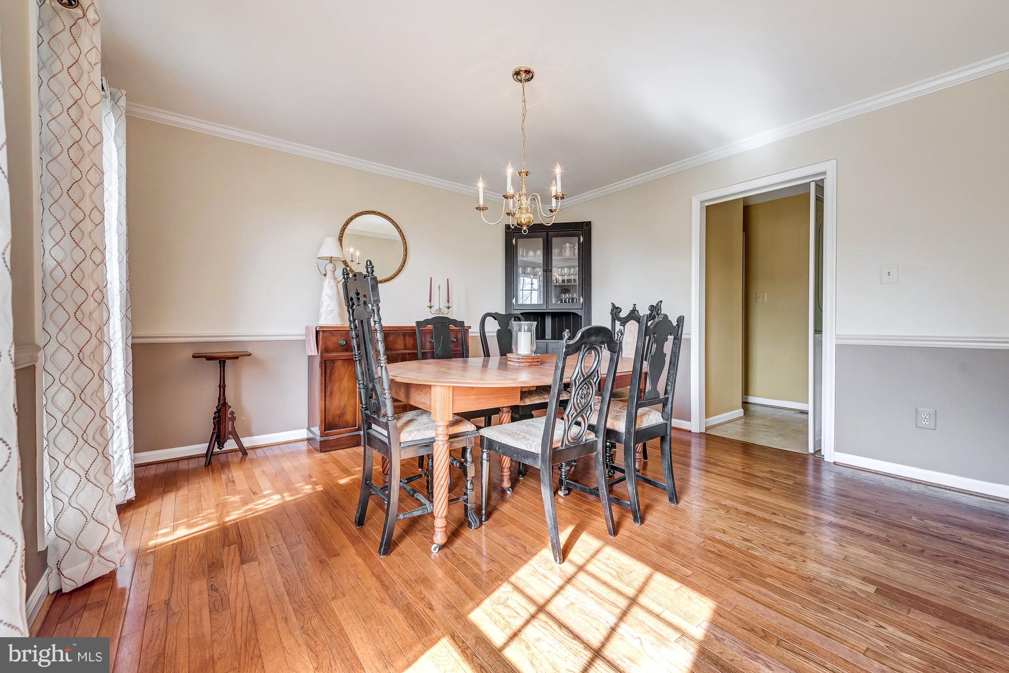 16903 Hoskinson Road Poolesville, MD 20837 - Photo 15 of 29 Dining Room