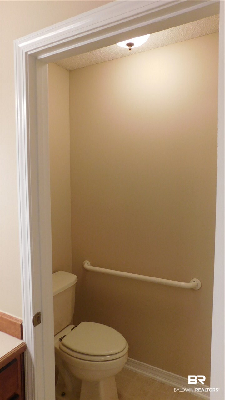 19814 Keller Road Foley, AL 36535 - Photo 22 of 30 Private toilet