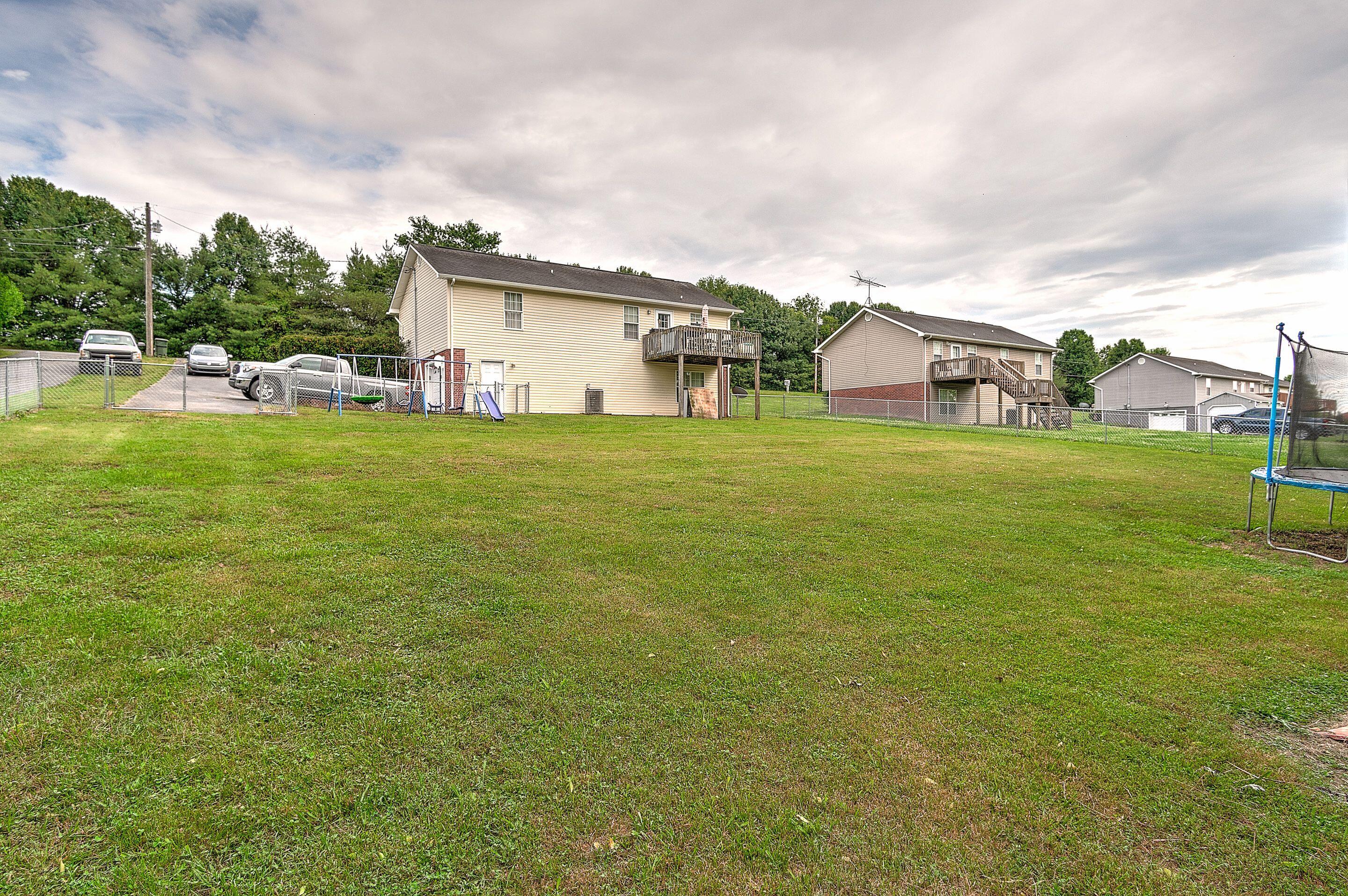 341 McInturff Road Limestone, TN 37681 - Photo 4 of 31 BoYvV38A