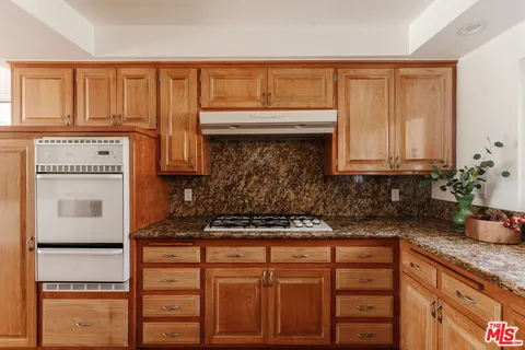$1,099,000 | 15900 Acre Street, North Hills, CA 91343