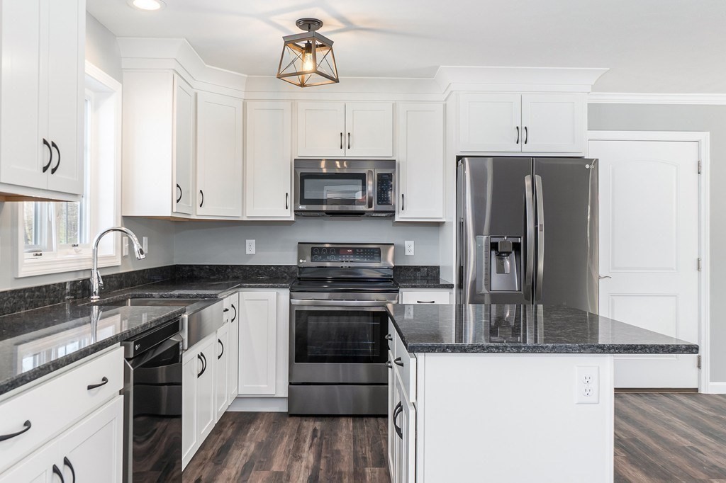 127 Brooks Road Templeton, MA 01468 - Photo 3 of 15 Gallery Image 3
