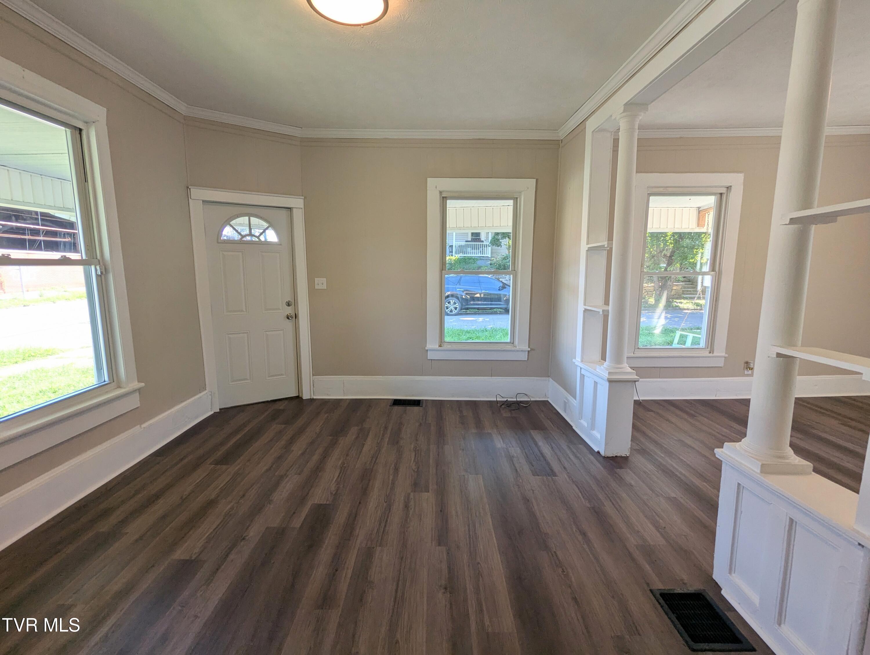 900 Grover Street Johnson City, TN 37601 - Photo 14 of 18 PXL_20250807_144828825