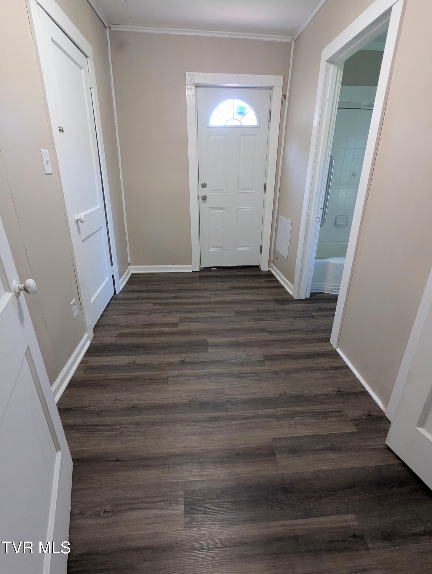 900 Grover Street Johnson City, TN 37601 - Photo 9 of 18 PXL_20250807_143215964.MP~2