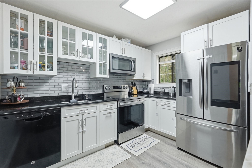 170 East Hadley Road, Unit 23 Amherst, MA 01002 - Photo 5 of 28 Gallery Image 5