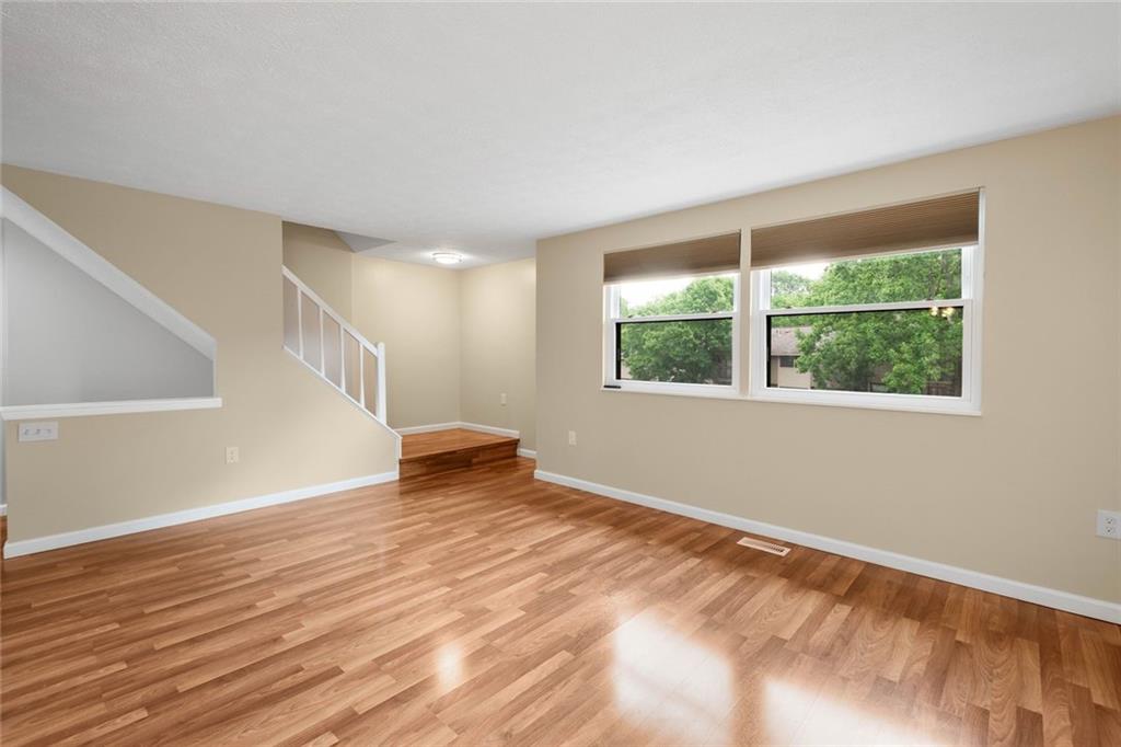 3125 Laurel Ridge Circle Bridgeville, PA 15017 - Photo 5 of 35