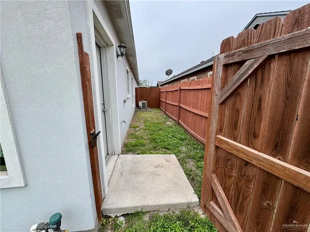 $1,000 | 2606 Primrose Avenue, Unit 3, Edinburg, TX 78541