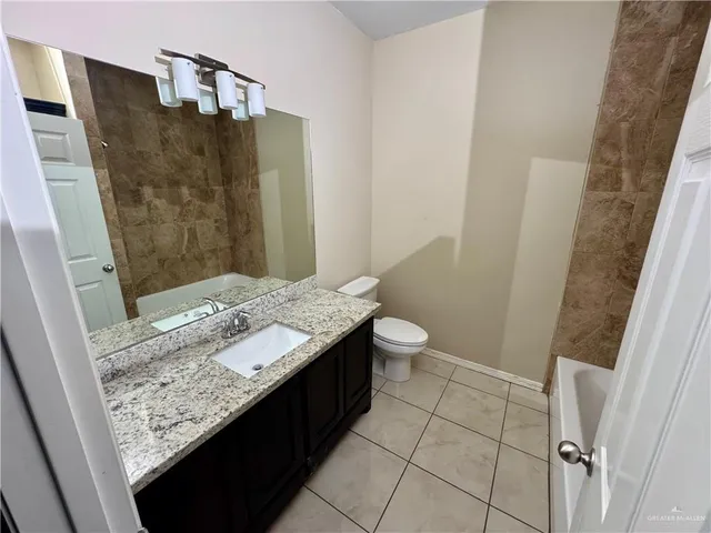 $1,000 | 2606 Primrose Avenue, Unit 3, Edinburg, TX 78541
