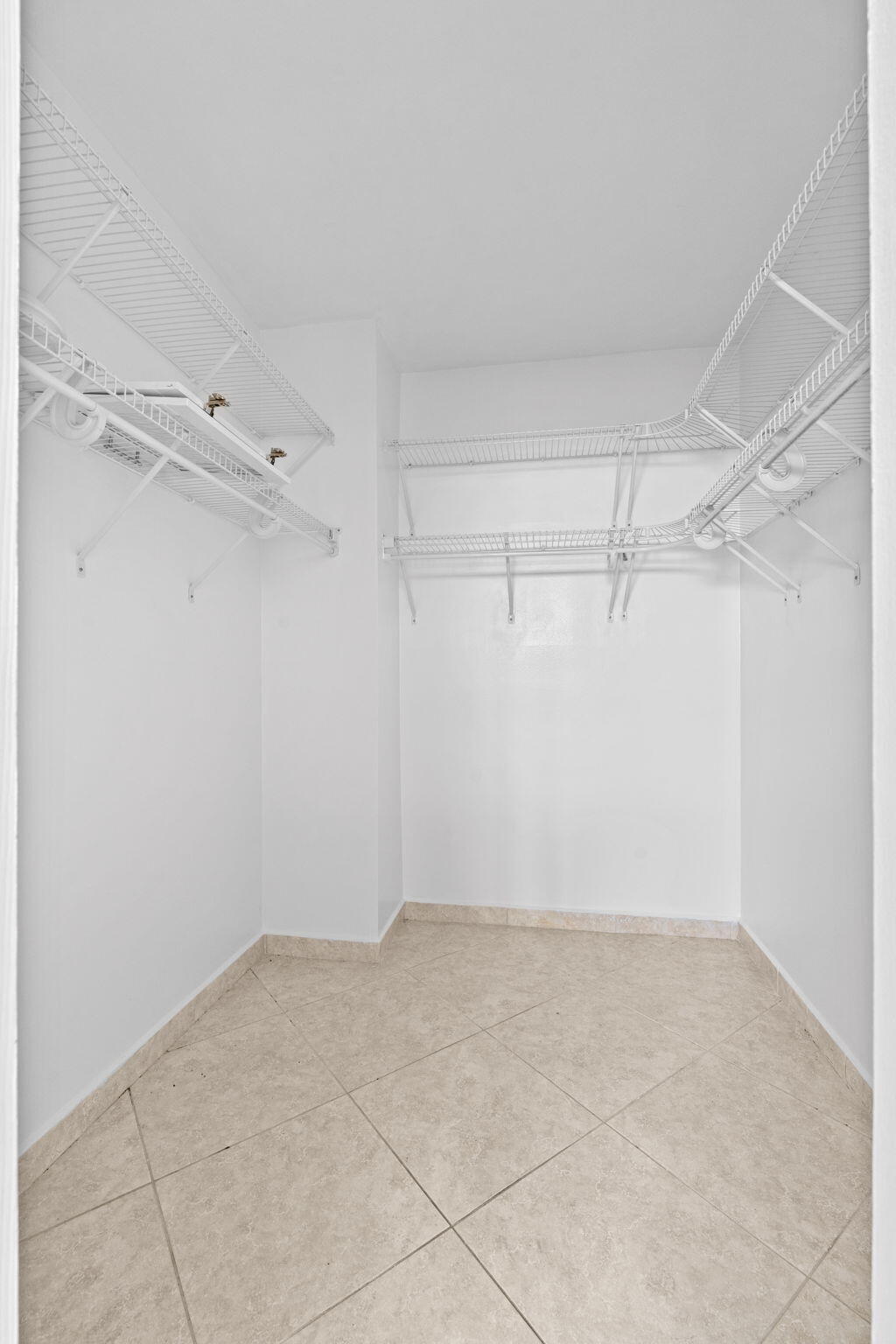 2929 South Ocean Boulevard, Unit 3150 Boca Raton, FL 33432 - Photo 20 of 49 Walk In Closet