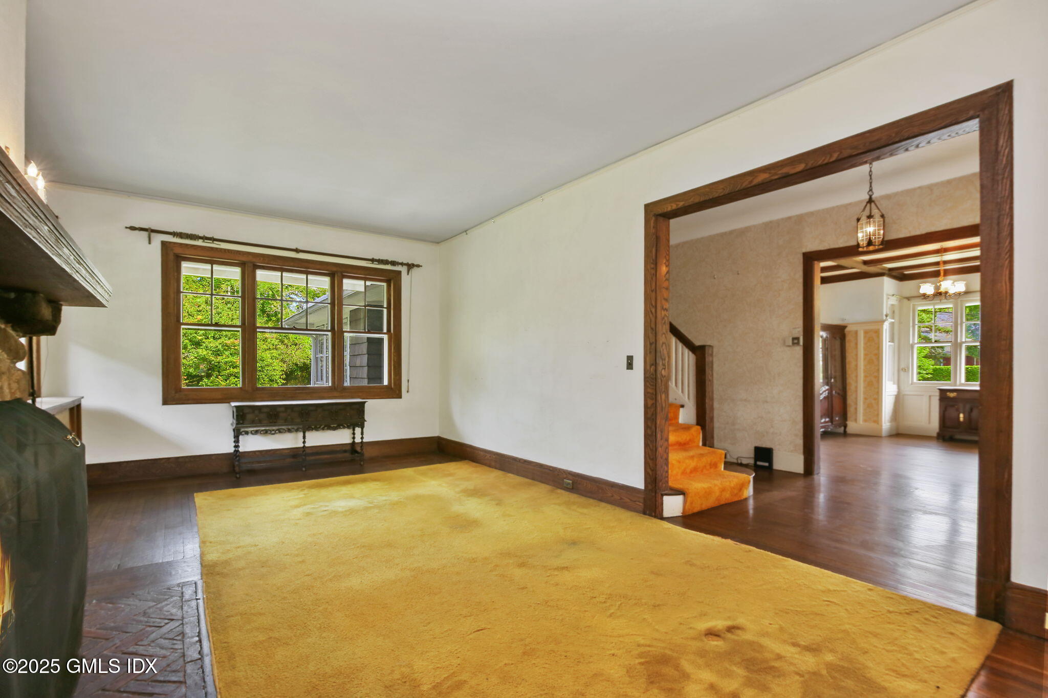 21 Keofferam Road Old Greenwich, CT 06870 - Photo 11 of 30 Living Room