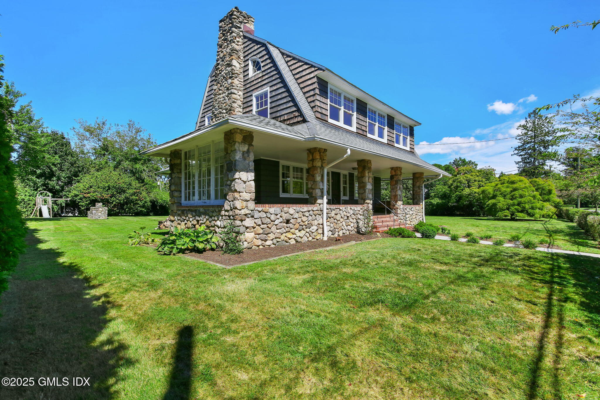 21 Keofferam Road Old Greenwich, CT 06870 - Photo 2 of 30 21 Keofferam