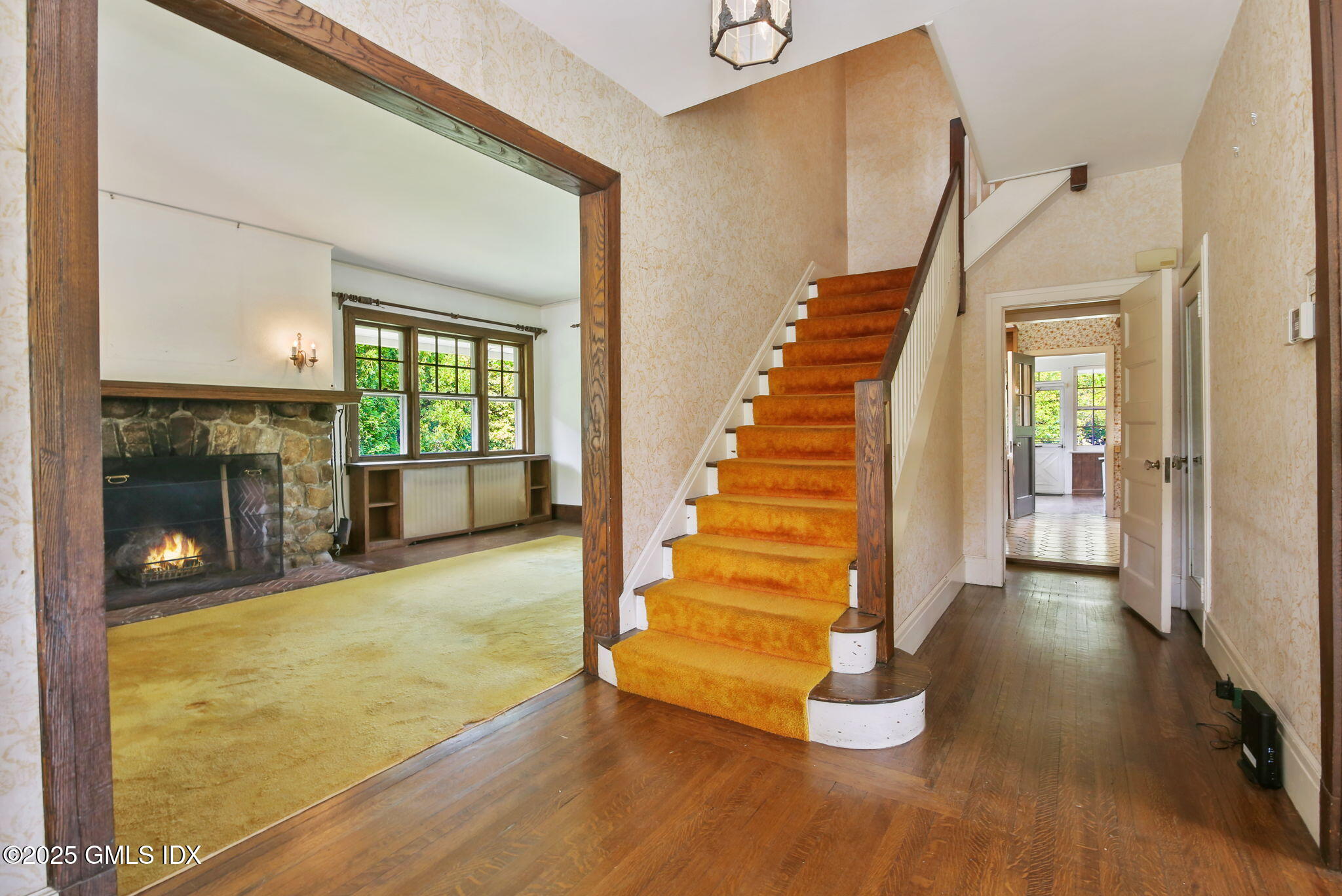 21 Keofferam Road Old Greenwich, CT 06870 - Photo 9 of 30 Entryway