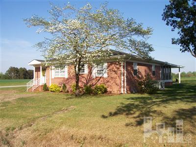 995 Mintz Road Roseboro, NC 28382 - Photo 1 of 13 Primary Photo