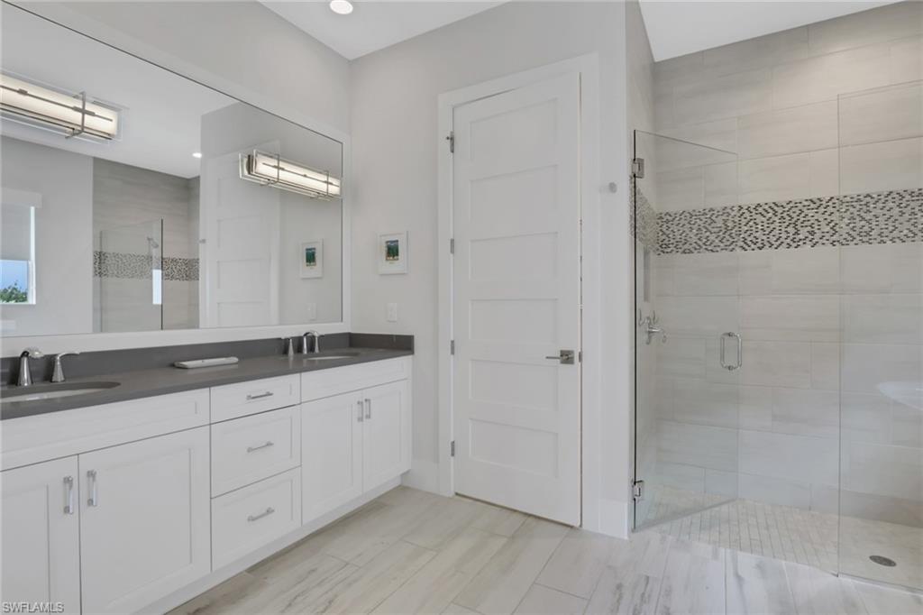 6136 Rodney Bay Lane Naples, FL 34113 - Photo 14 of 37