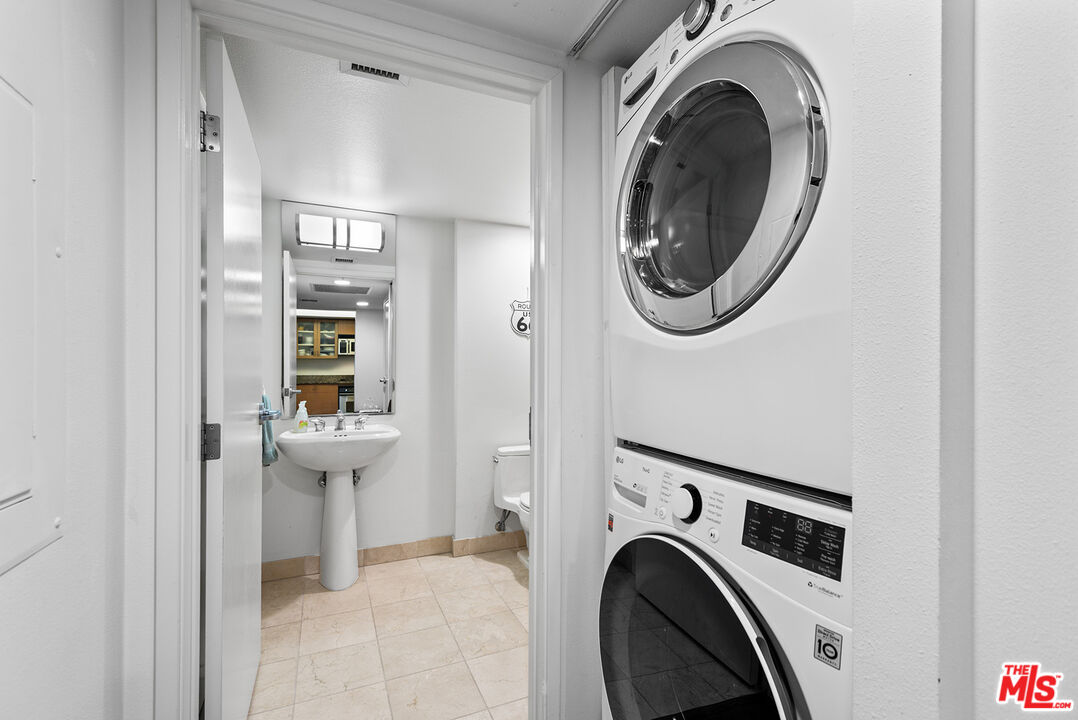 13700 Marina Pointe Drive, Unit 1520 Marina del Rey, CA 90292 - Photo 17 of 64