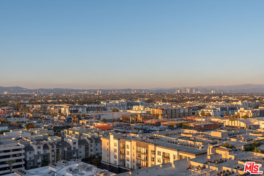 13700 Marina Pointe Drive, Unit 1520 Marina del Rey, CA 90292 - Photo 22 of 64 an aerial view of a city