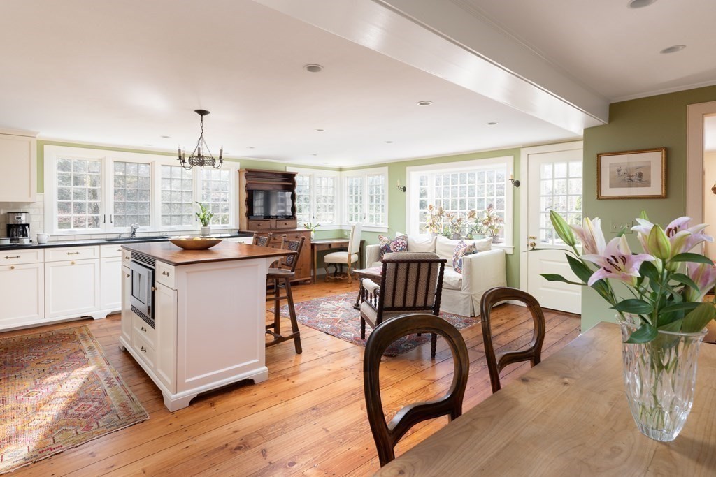 284 Woodland Road Brookline, MA 02467 - Photo 9 of 29