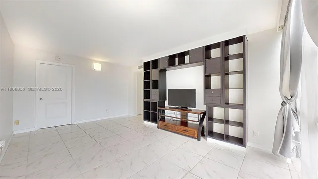 $3,000 | 1000 Parkview Drive, Unit 431, Hallandale Beach, FL 33009