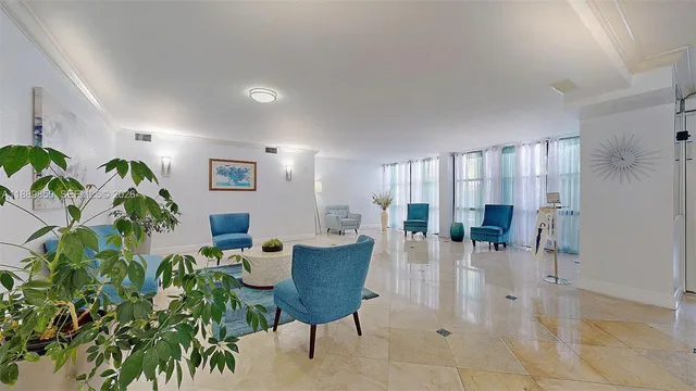 $3,000 | 1000 Parkview Drive, Unit 431, Hallandale Beach, FL 33009