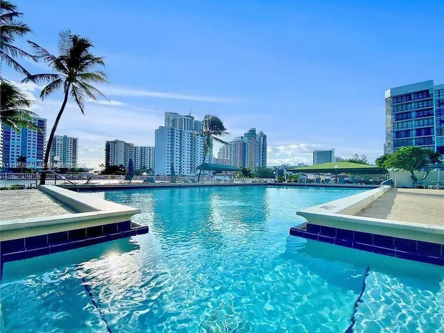 $3,000 | 1000 Parkview Drive, Unit 431, Hallandale Beach, FL 33009